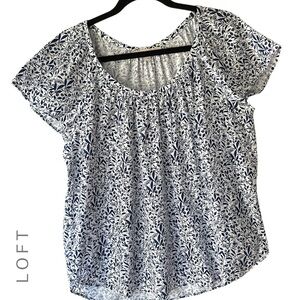 LOFT | NWOT FLORAL PEASANT STYLE BOHO TOP NAVY BLUE WHITE SHORT SLEEVE | MEDIUM